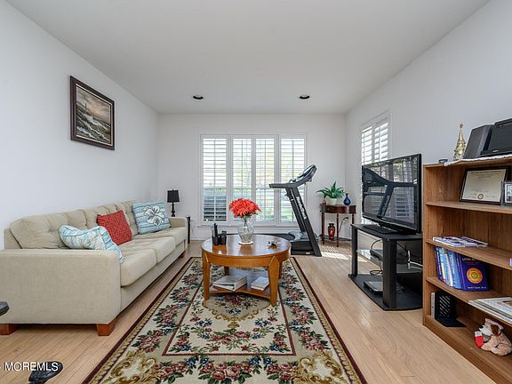 5th image of 148 Daniele Drive #2606