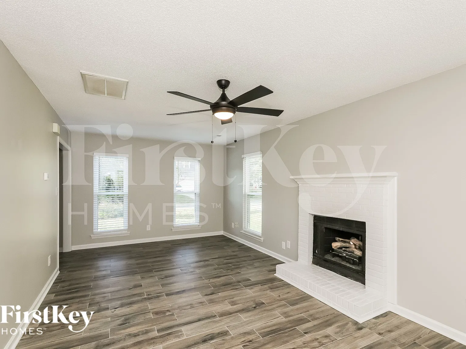 3 bed, 2.5 bath, 1734 sqft, $3,000 — Photo 3