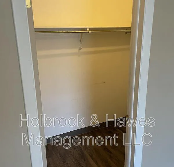 1209 W Plum St — Photo 27