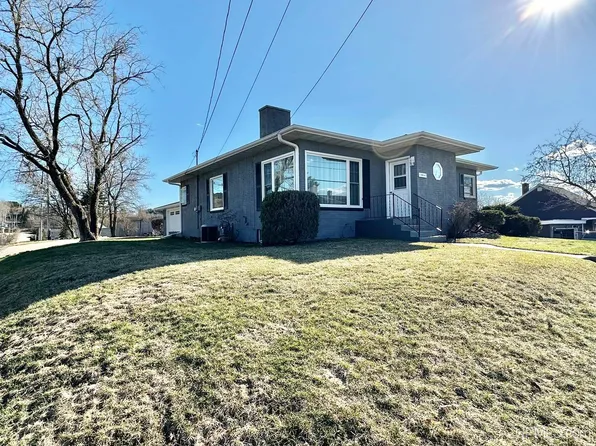 627 E Margaret St, Iron Mountain, MI 49801