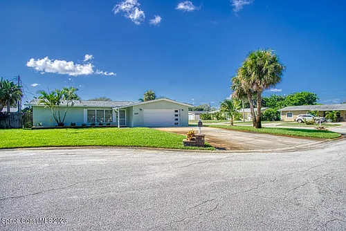 455 Laurel Ct Photo 1