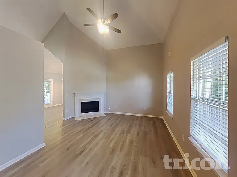665 Skyline Dr — Photo 18