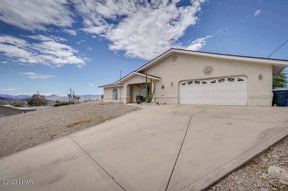 3463 Wallingford Dr