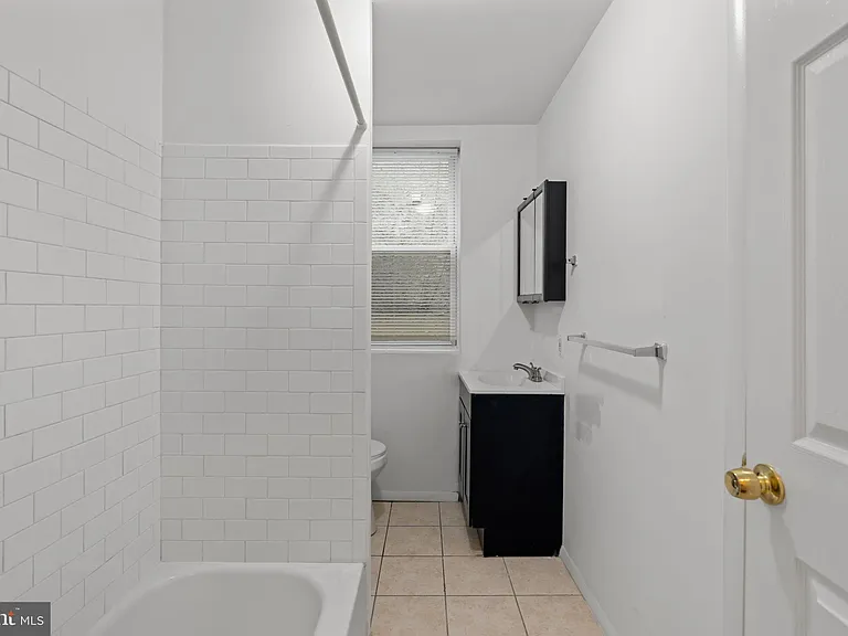 4617 Locust St #1 — Photo 9