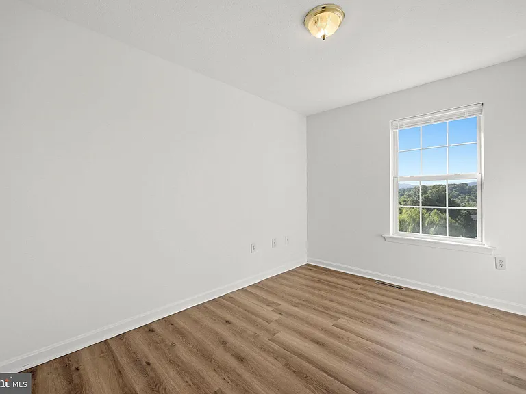1183 River Bend Ct — Photo 24