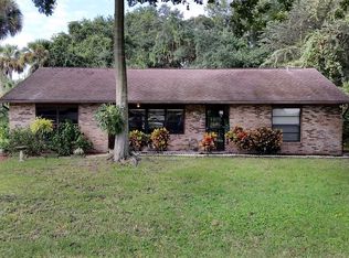 652 Willow Dr, New Smyrna Beach, FL 32168