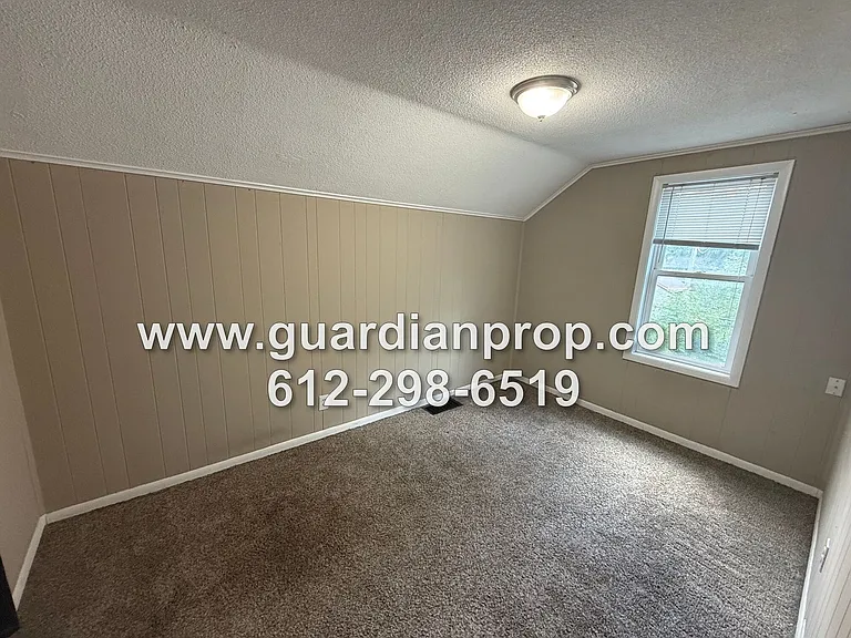 1716 Hewitt Ave — Photo 13