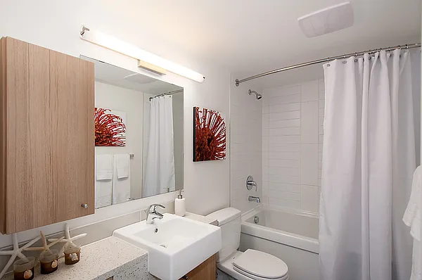 788 Jervis St — Photo 43