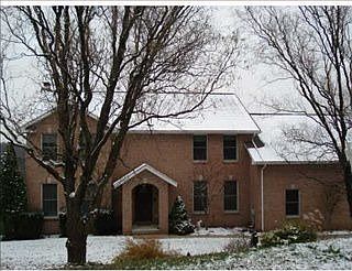 5th image of 327 Elm Dr