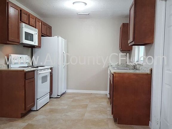 3rd image of 436 Azores Ave