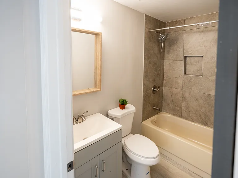 2881 Sylvan Rd #D — Photo 14