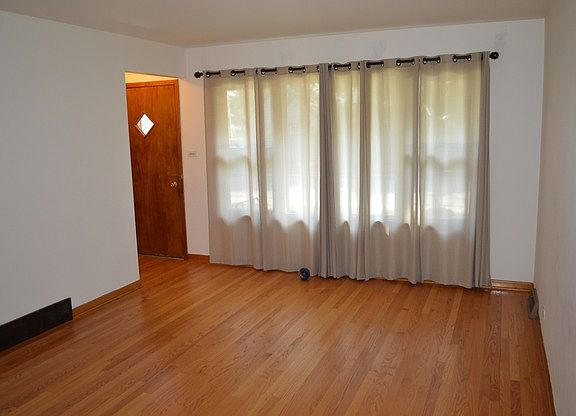3rd image of 466 Geneva Ave