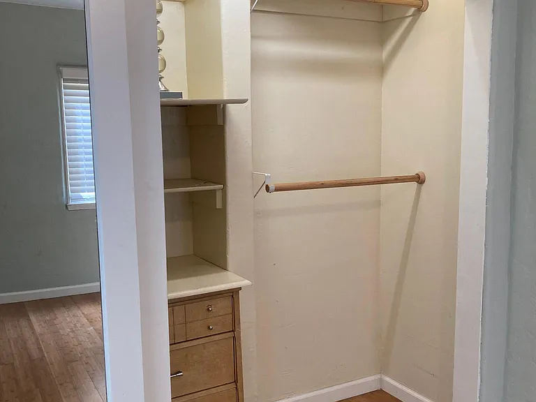 978 Harcourt Ave — Photo 22