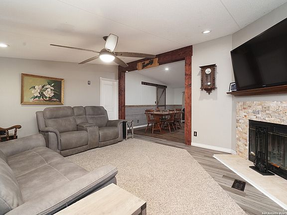 3rd image of 531 Peaceful Ln