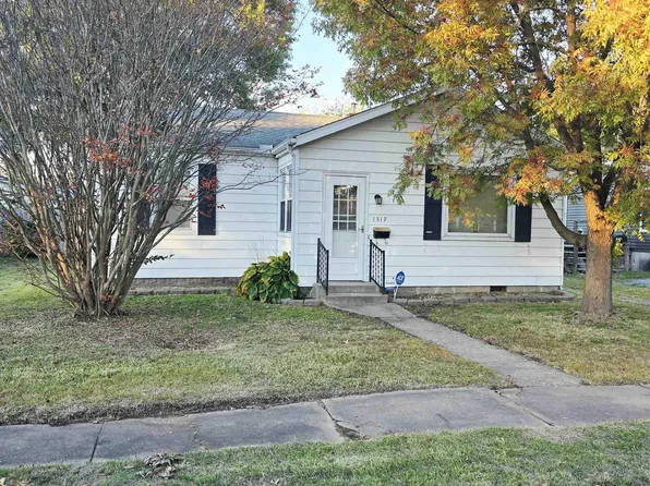 1317 W Cherry St, Herrin, IL 62948