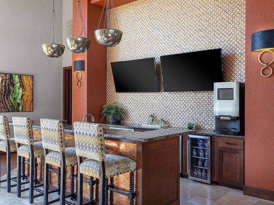Clubhouse Bar at Allora Bella Terra