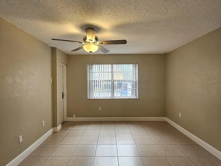 4324 NW 9th Ave #6-1C — Photo 14