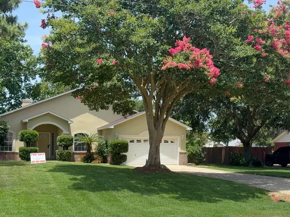 1933 Sparrow Ln, Navarre, FL 32566