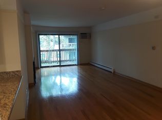 2250 Hassell Rd APT 204, Hoffman Estates, IL 60169