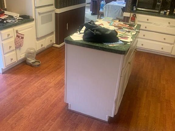 2nd image of 18240 Lakeside Ln