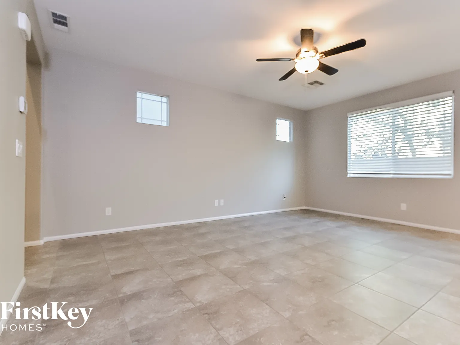3 bed, 2.5 bath, 2044 sqft, $2,040 — Photo 3