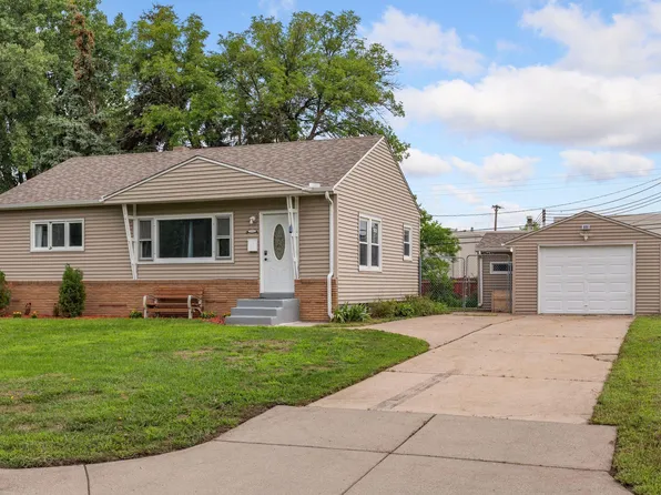 2106 Brookview Dr, Brooklyn Center, MN 55430