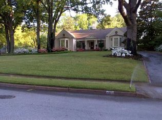 4868 Lake Dr, Memphis, TN 38117