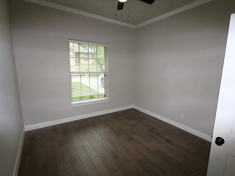 150 Harbour Town Cir — Photo 12