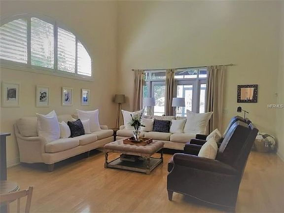 3rd image of 13810 Lake Point Dr