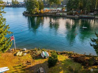 5610 E Grapeview Loop Rd, Allyn, WA 98524