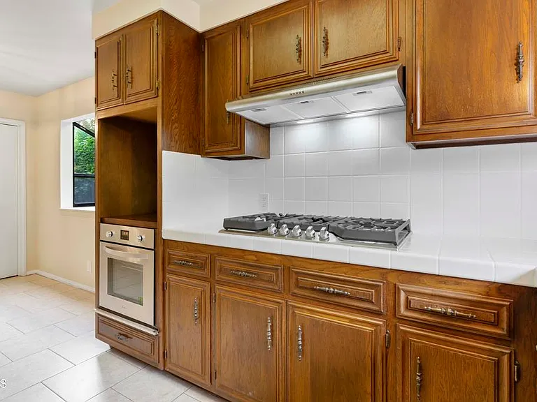 6347 N Muscatel Ave — Photo 12