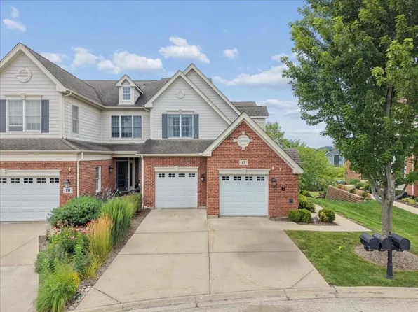 17 Harborside Way, Hawthorn Woods, IL 60047