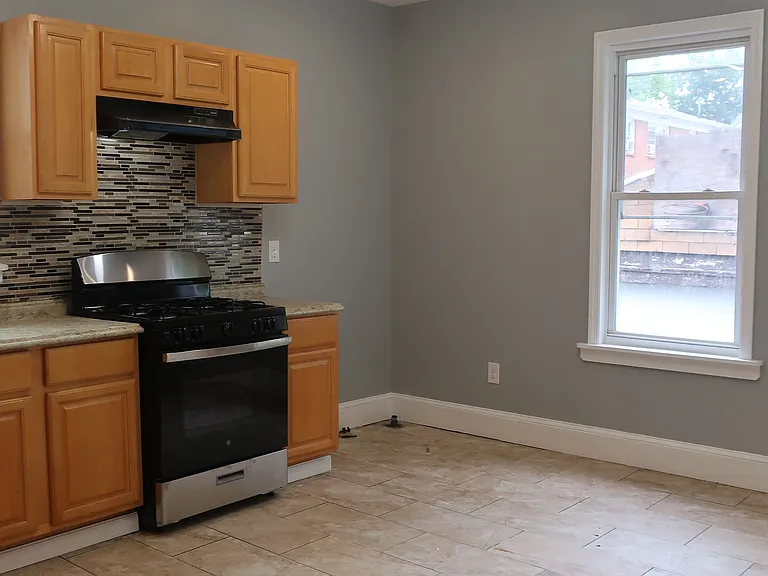 69 Cedar Ave #1 — Photo 8