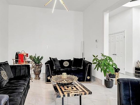 3rd image of 137 Diiorio Cir
