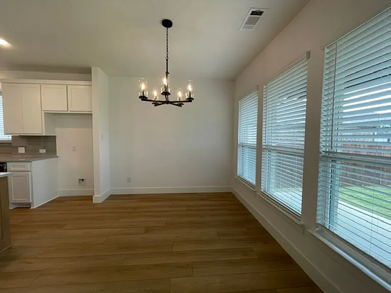 3714 Milwaukee Ave — Photo 11