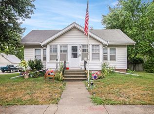 806 W 3rd Ave, Indianola, IA 50125