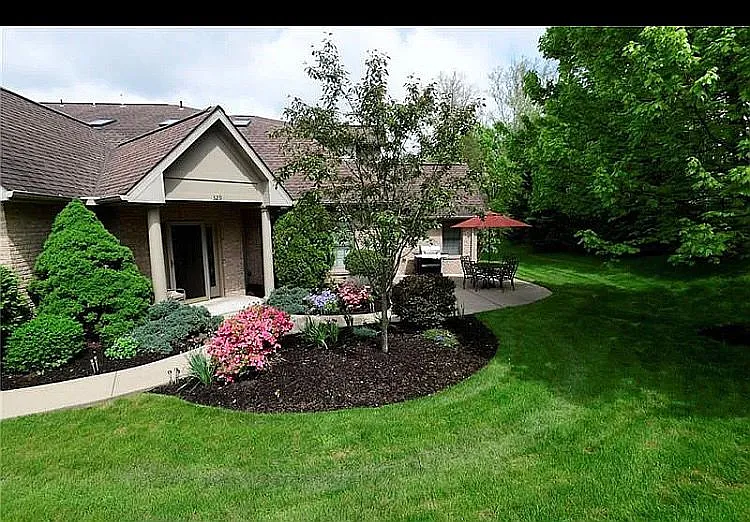 329 Village Green Dr #329 photo 1