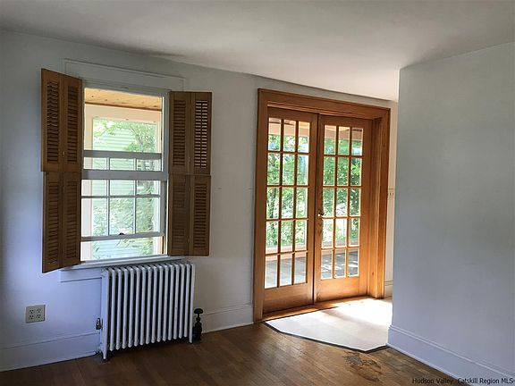 4th image of 59 N Chestnut St