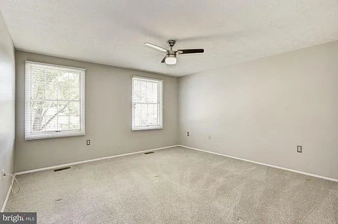 4 bed, 3058 sqft, $4,700 — Photo 3