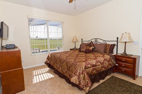 HR4P702BS-king-master-suite