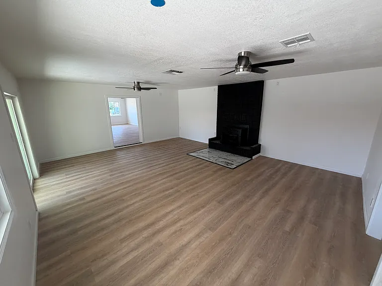 1717 S Washington Ave — Photo 5