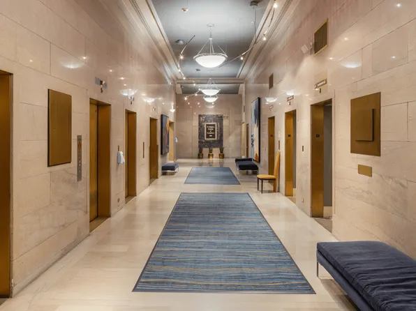 The Lofts at 1835 Arch