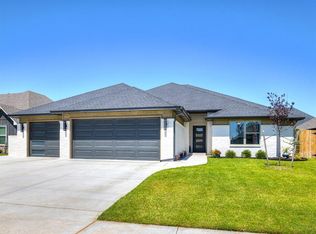 9317 NW 84th St, Yukon, OK 73099