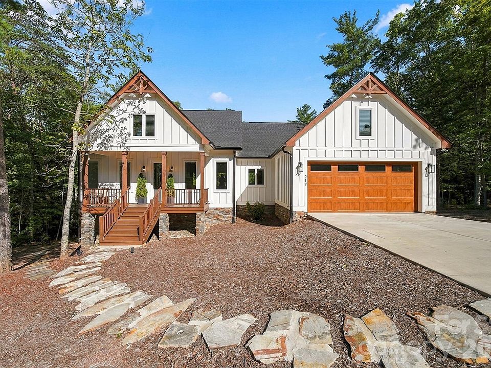 1st image of 217 Sycamore Dr