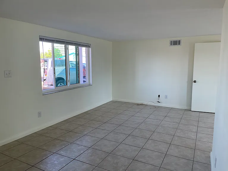 13636 Veronica Dr — Photo 11