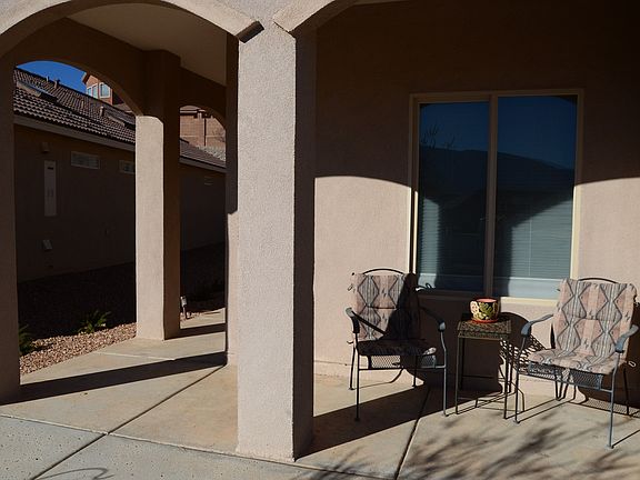 3rd image of 831 Desert Marigold Ct