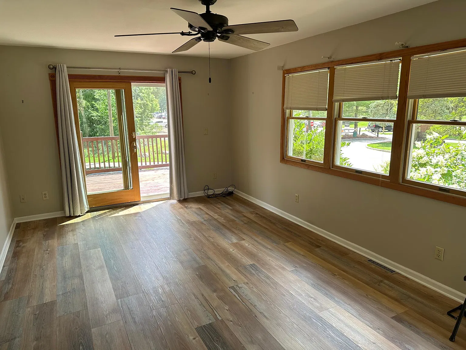 3 bed, 1080 sqft, $2,100 — Photo 4