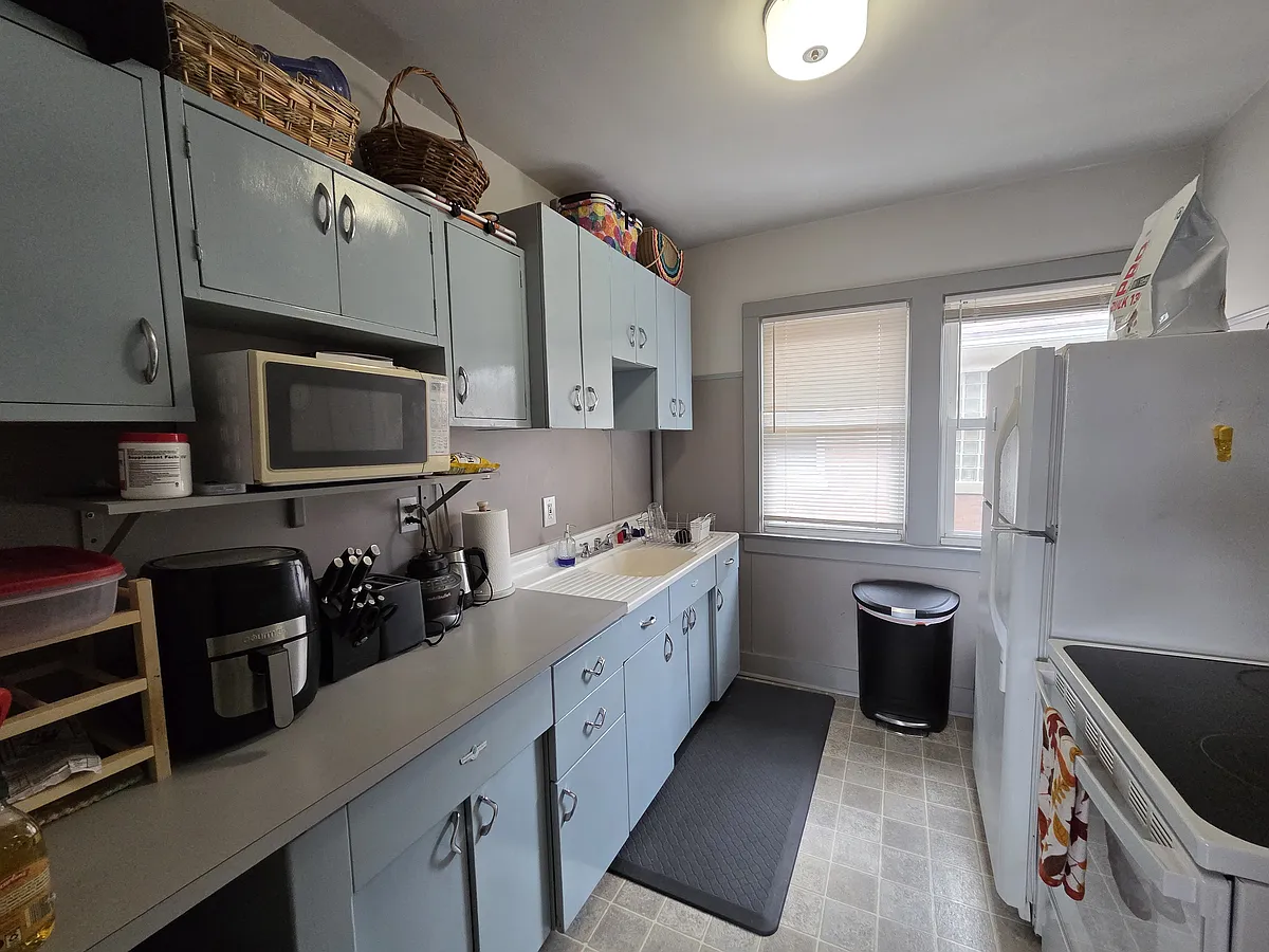 RETRO KITCHEN - 226 Fielding St