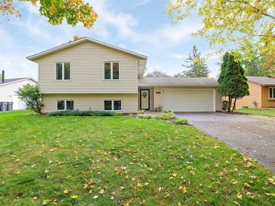 10359 Huntington Dr, Eden Prairie, MN, 55347