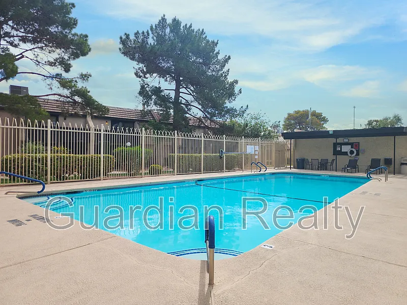 3 bed, 2.5 bath, 1656 sqft, $1,845 — Photo 1